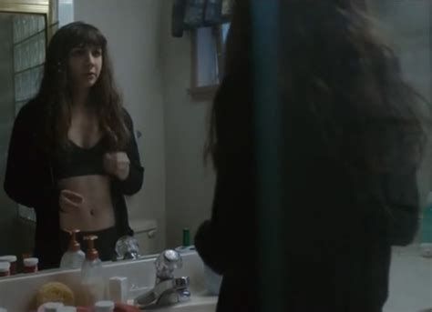 Hannah Marks Nue dans Dirk Gently détective holistique