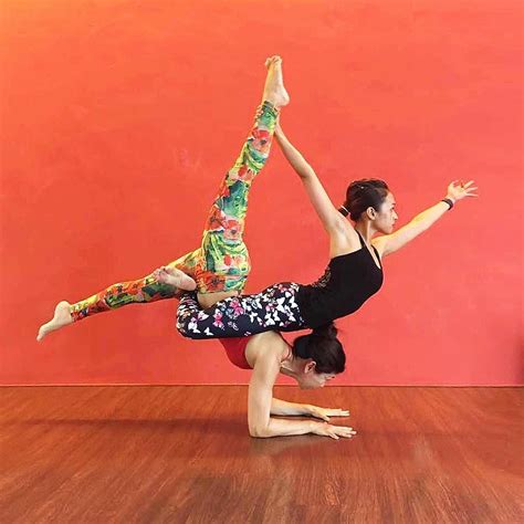 Yoga Acro Couples Beginner Poses Girls Inspiration 👉 Get Your Free Yoga