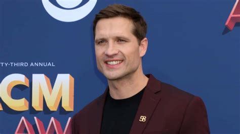 Walker Hayes Announces Headlining Dream On It Tour To Kick Off In