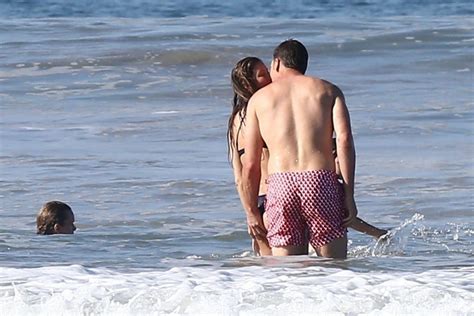 Hot Leak Tom Brady Gisele Bundchen Pack On The Pda At The Beach