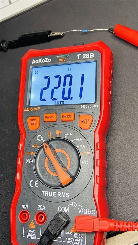 Measuring voltage, current and resistance using a multimeter
