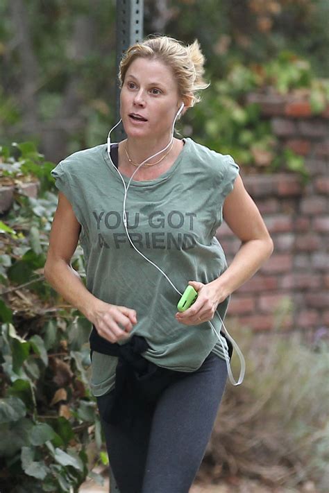 Julie Bowen Out Jogging In Los Angeles Hawtcelebs