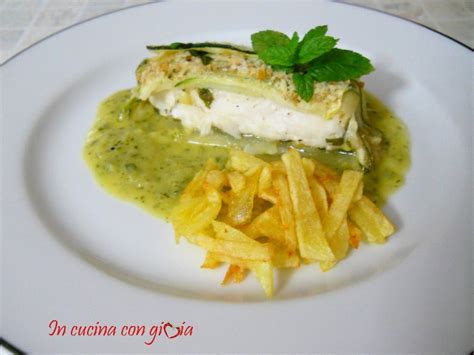 Sale, pepe, un mezzo bicchiere d'acqua e fai cuocere a fuoco. incucinacongioia: FILETTI DI MERLUZZO IN CROSTA DI PATATE ...