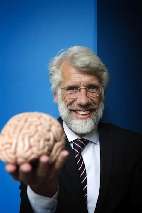 Scherder is hoogleraar klinische neuropsychologie en hoofd van de gelijknamige afdeling bij de vrije universiteit in amsterdam. Neuropsycholoog Erik Scherder: Muziek geeft een beter ...