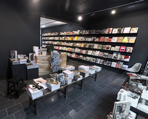 How To Make Interior Design Of Your Bookstore Unique Store Design