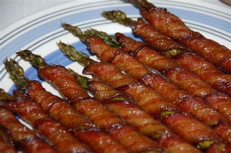 bacon-wrapped asparagus | Bacon wrapped asparagus, Bacon wrapped asparagus recipes, Bacon nutrition