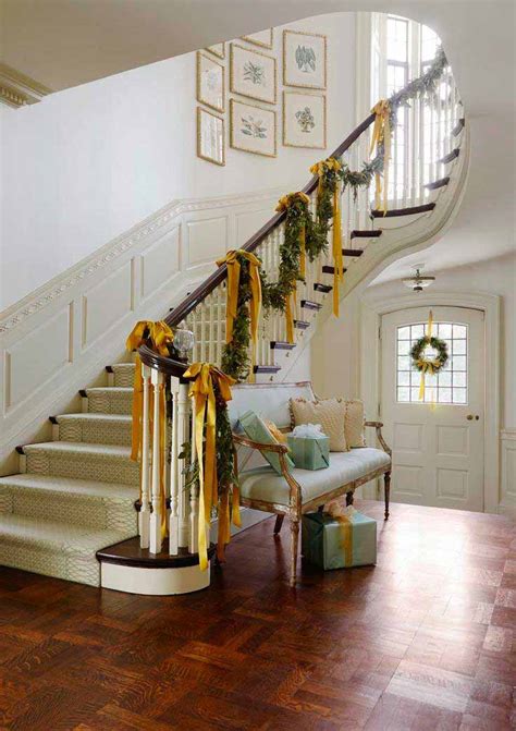 35 Irresistible Ideas To Decorate Your Stairs In The