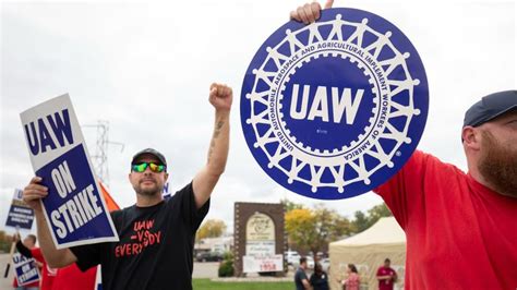 Gm Lays Off 164 More Workers Due To Uaw Strike Fox Business