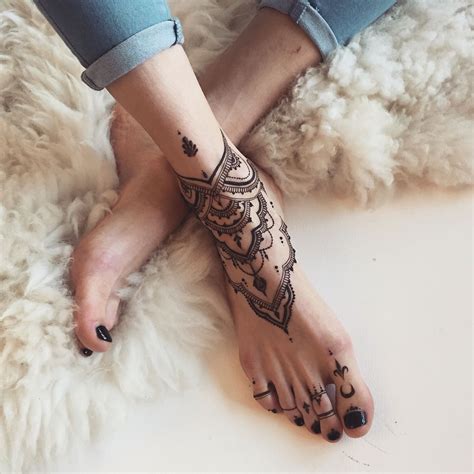Henna Tattoo Foot