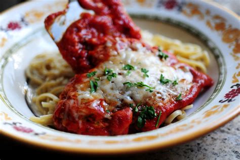 I had a slow cooker chicken parmesan recipe i posted a couple years back. Chicken Parmigiana | The Pioneer Woman Cooks | Ree Drummond