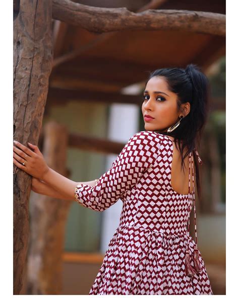 Anchor Rashmi Gautam New Stunning Photoshoot Gallery