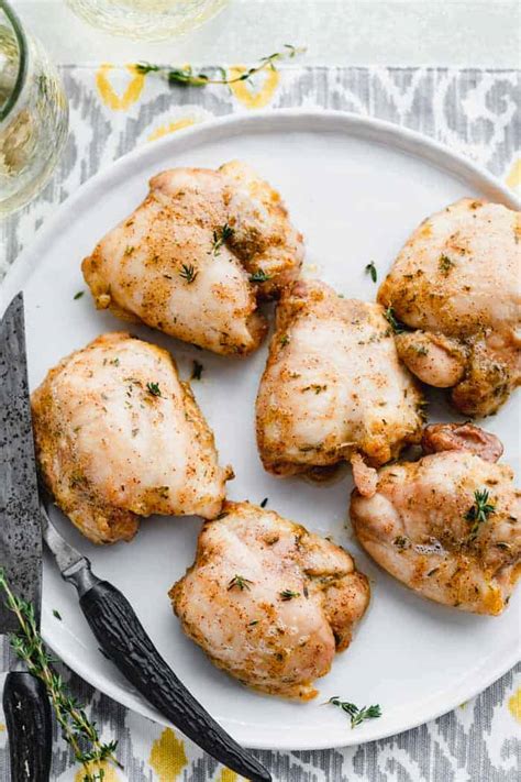 For these grilled boneless chicken thighs, i made a simple marinade with paprika, garlic, salt, pepper, olive oil and finely chopped parsley. Baked Chicken Thighs Boneless 375 : For these grilled ...