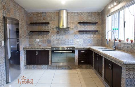 En primer lugar y recta luego. Cocina moderna con azulejo vintage: cocinas de estilo por ...