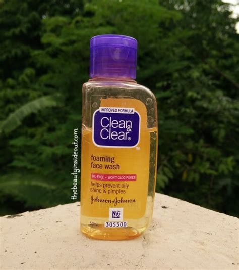 5 Best Face Washes For Oily Acne Prone Skin In India