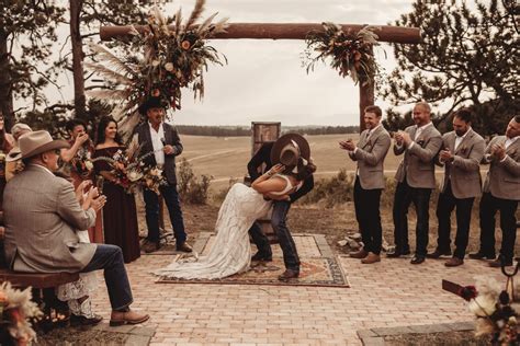 How Do You Have A Rustic Wedding 41 Ideas For Your Western Wedding
