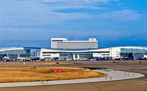 Aeropuerto De Dallas Ampliará Servicios Y Tráfico De Pasajeros