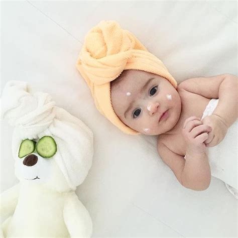 We have numerous do it yourself baby shower favors ideas for you to consider. Pin de Cassie Hernandez em Baby photo shoot | Fotos de bebês, Fotos mensais do bebê, Fotografia ...