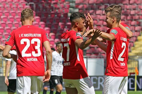 Information zum viktoria köln zur sportpark höhenberg. Geisterspiel: 1. FC Kaiserslautern - Viktoria Köln 3:0 (1 ...