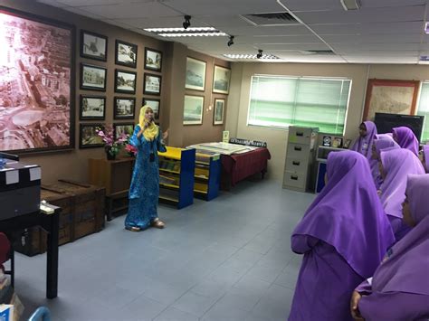 Di perbadanan perpustakaan awam pulau pinang terdapat banyak kemudahan dan perkhidmatan yang disediakan.semoga anda semua teruja menjadi ahli terima kasih kepada pihak perbadanan perpustakaan awam pulau pinang terutamanya puan shukriah. Literasi maklumat & lawatan sambil belajar ke Perpustakaan ...