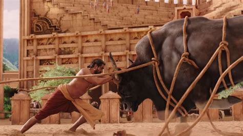 Bahubali Bull Fight Scene Bahubali Epic Scene Mr Vivek Youtube