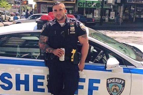 Image Of Hunky American Police Officer Goes Viral After Thousands Of