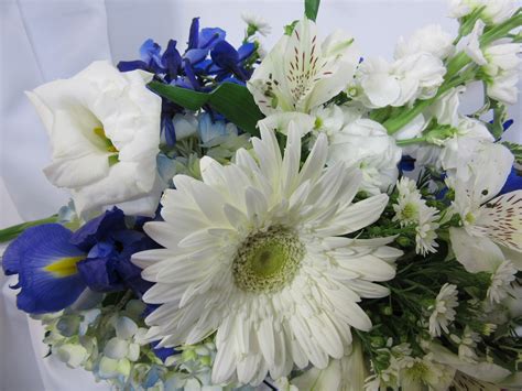 Blue Horizon Cut Flowers Sudbury Flower Delivery L Lougheed Flowers