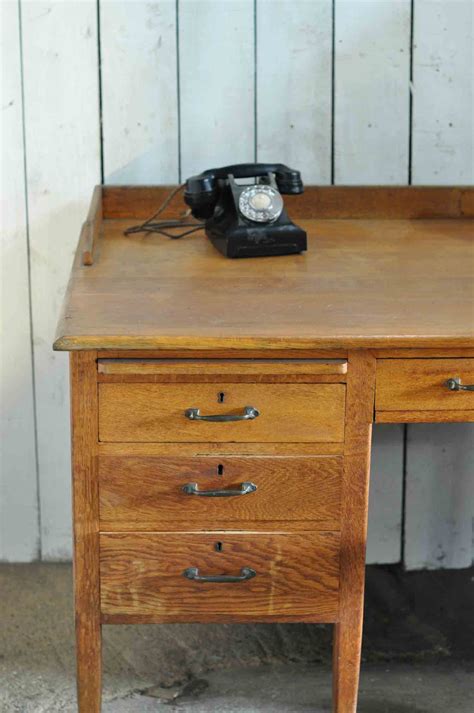 1930s Vintage Oak Gentlemans Desk And Drawers Home Barn Vintage