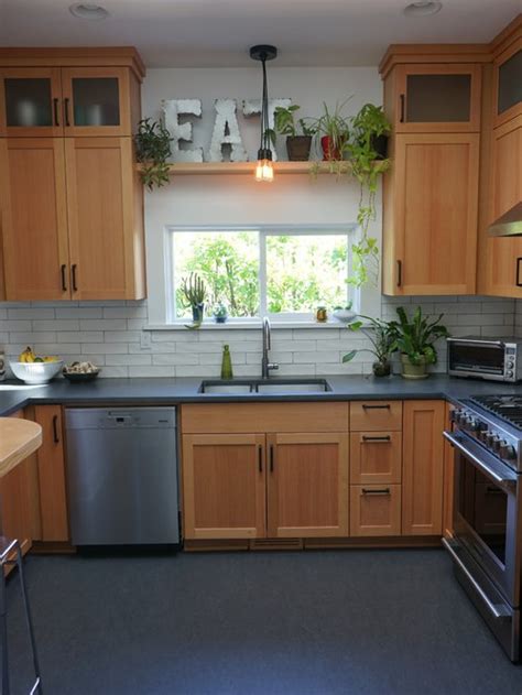 Kitchen With Linoleum Floors Design Ideas And Remodel Pictures Houzz