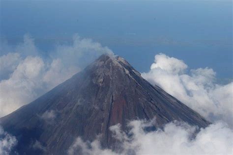 Mayon Still On Alert Level 1 After 2 Volcanic Quakes — Phivolcs
