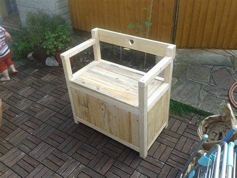 Maybe you would like to learn more about one of these? DIY Pallet Toy Chest - Seat or Bench - Easy Pallet Ideas