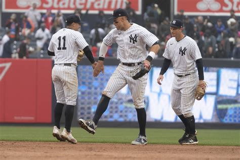 WATCH New York Yankees Aaron Judge Robs Shohei Ohtani Of Home Run Fastball