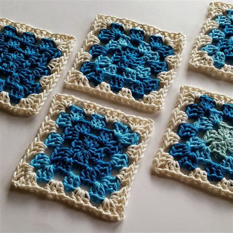 · great granny squares are easy to find when they are all in one place! Easy Free Granny Square Crochet Patterns