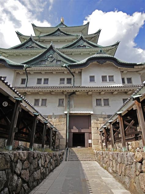 Kellies castle, (or kelly's castle as it is sometimes wrongly spelled) some kilometers out of batu gajah, ipoh is a great tourist attraction. Entrance to Nagoya Castle's Keep | I don't know what it is ...