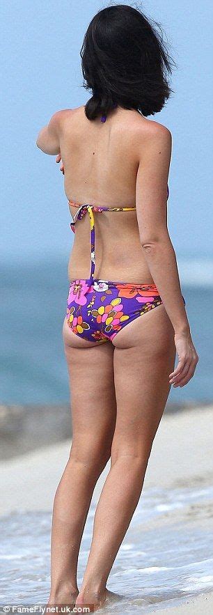 Aloha Jon Hamm And Jessica Paré Show Off Their Beach Bodies In Retro Swimwear As Mad Men Hits