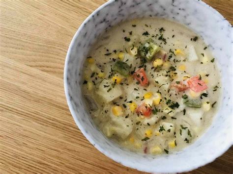 Reduce heat to medium, cover the pot with a lid, and allow it to simmer until the potatoes are tender, for about 10 minutes. Corn Chowder a la Panera Bread | Recipe in 2020 | Chowder, Summer corn chowder, Corn chowder soup