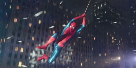 Tom Hollands New Spider Man Suit In No Way Home Explained