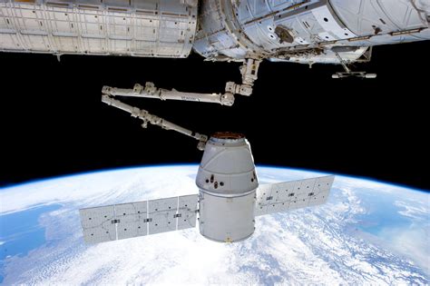 무료 이미지 과학 기술 차량 공간 위성 나사 대기권 밖 탐구 우주선 스크린 샷 궤도 태양 전지 패널