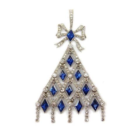 Ahorra con nuestra opción de envío gratis. Chaumet, Paris, diamonds, sapphires pendant