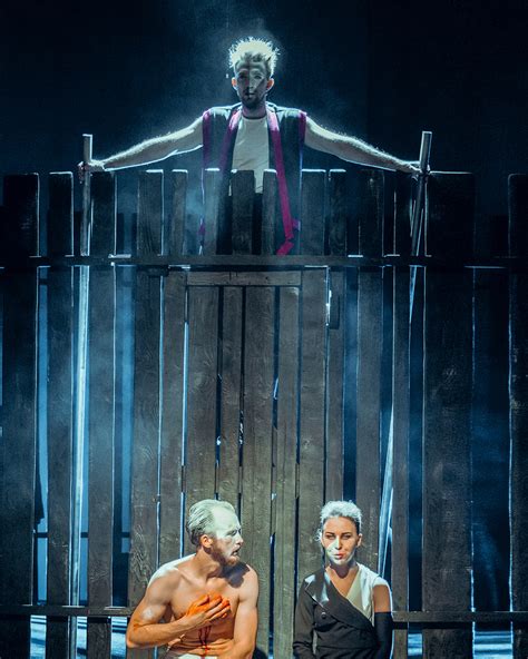 Спектаклю Национального театра Карелии Сказки чёрного леса в Москве