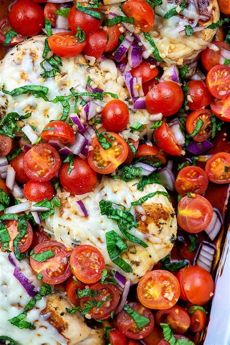 This delicious chicken recipe is so simple, but it's packing some serious flavor. Bruschetta Chicken | That Low Carb Life | Bruschetta ...