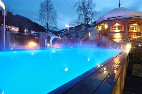 Austria is scattered with elaborate medieval fortresses that display elegance and wealth. Hotel Alpine Palace New Balance Luxus Resort 5*S ...