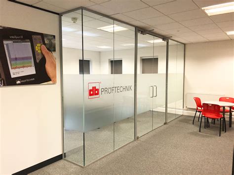 acoustic single glazed glass office partitioning