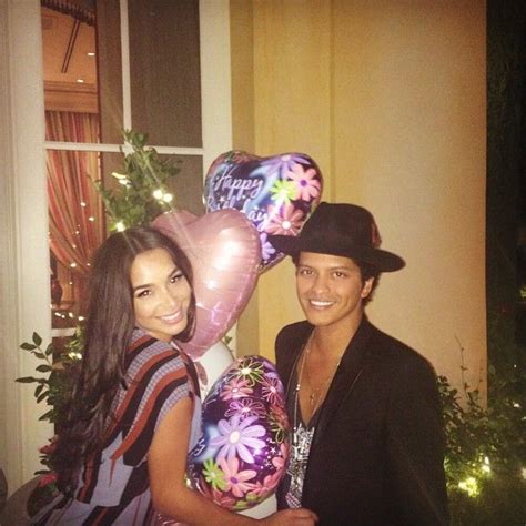 Pictures Of Bruno Mars And His Girlfriend Jessica Caban Popsugar Celebrity Bruno Mars Mars