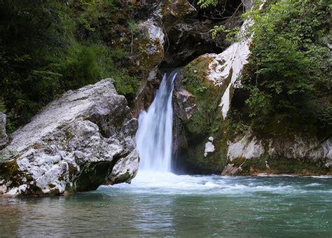 Le Cascate Più Belle Del Centro Italia Italia Nascosta Travel Blogger