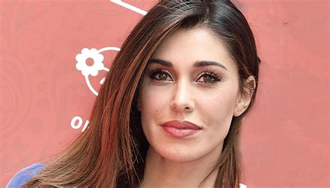 Dopo la fine del suo matrimonio con stefano de martino ed un fugace flirt con gianmaria antinolfi, sembrerebbe che la showgirl argentina abbia ritrovato il sorriso tra le braccia dell'hair stylist milanese. Belen Rodriguez e Antonino Spinalbese felici su Instagram ...