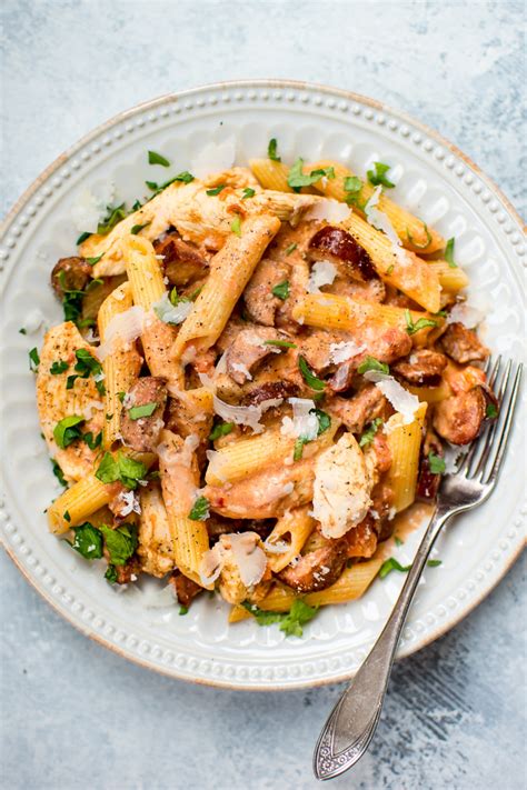 It wasn't really spicy and i felt the chicken was pretty bland. Chicken and Chorizo Pasta | Recipe (With images) | Chicken ...
