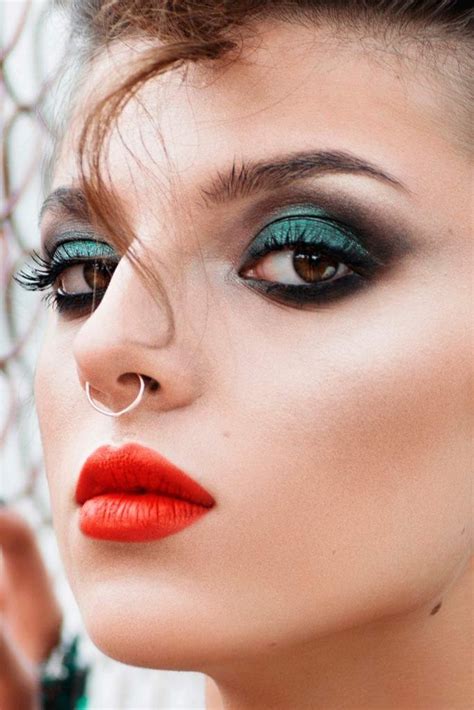 80s Makeup Trends That Will Blow You Away 80s Makeup Trends 80s Eye