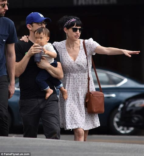 Joseph Gordon Levitt He Carries His Toddler During A Day Out With His