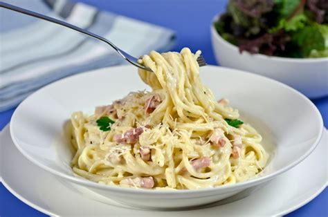 Pasta carbonara maken is absoluut niet moeilijk. Carbonara Purists Can't Stop the Pasta Revolution | The New Yorker