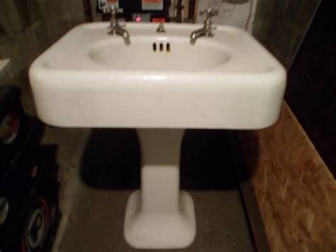 Antiques 1940s Cast Iron Pedestal Sink, White no chips for Sale in